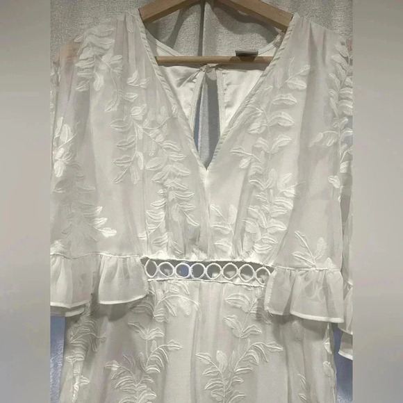 Lulu’s White Floral Flare Sleeve Dress - Picture 2 of 5